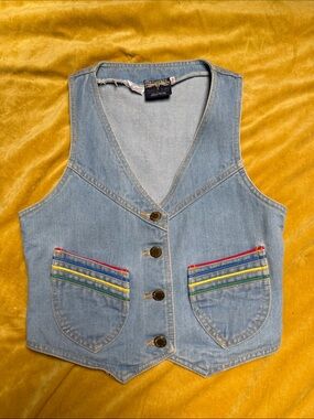 Women’s XS Vintage Light Wash Denim Vest with Rainbow Trim